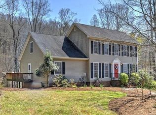 8 Foothills Rd, Asheville, NC 28804