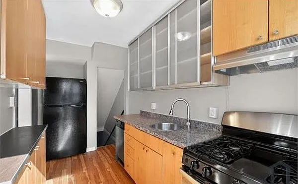 60 S Hawthorne Rd — Photo 7