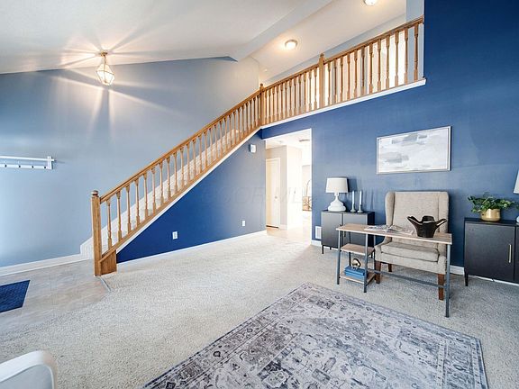 5th image of 825 Holly Farms Dr