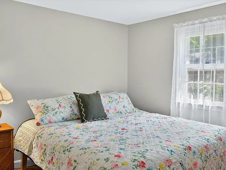 101 Longfellow Dr — Photo 4