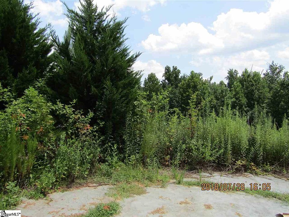 2nd image of 169 Homes Pond Ln