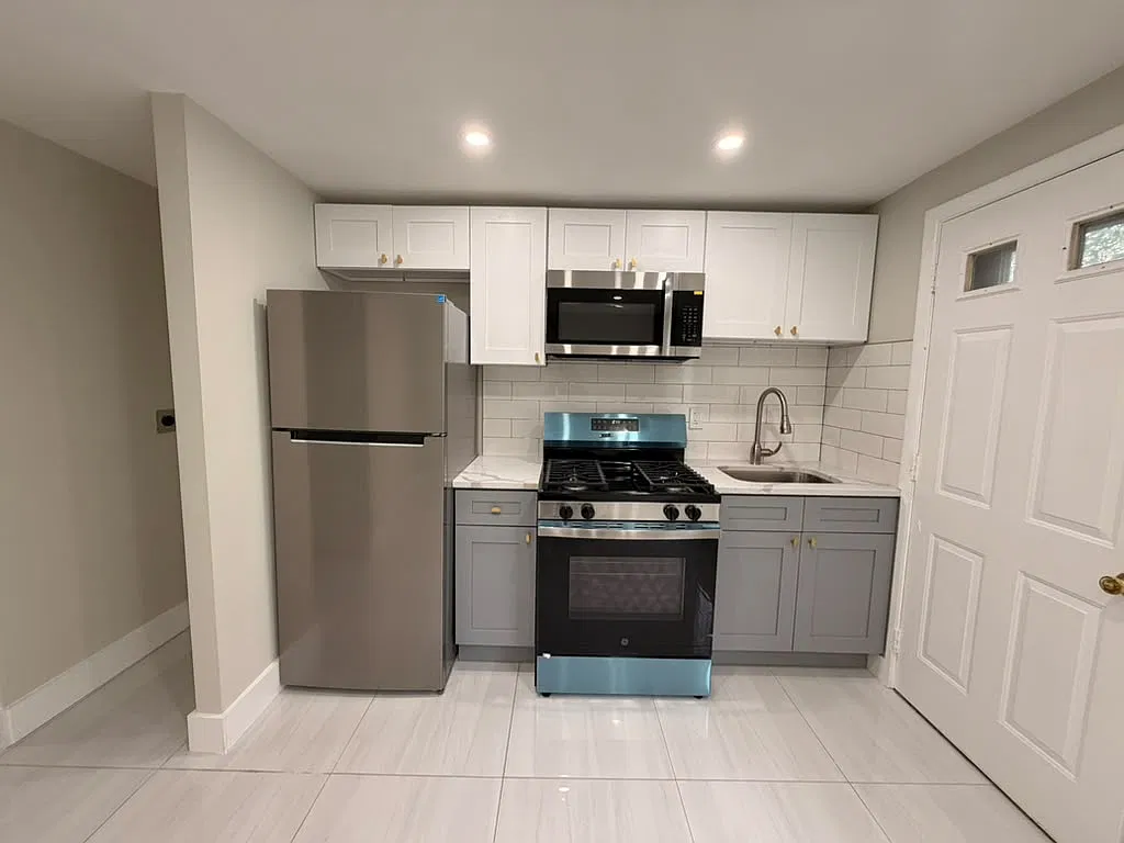 3 bed, $2,150 — Photo 1