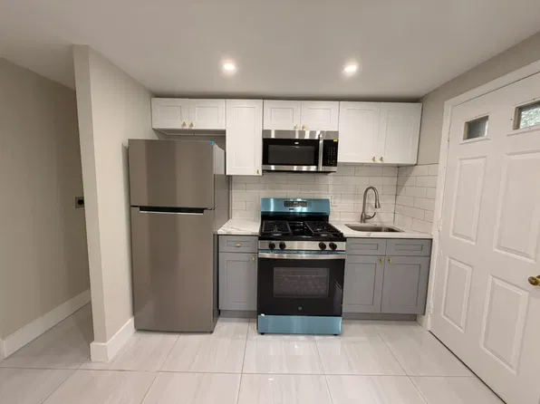 64 Chamberlain St, New Haven, CT