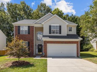 17212 Cambridge Woods Ct, Charlotte, NC 28277