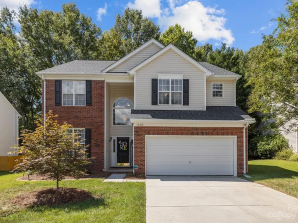 17212 Cambridge Woods Ct, Charlotte, NC 28277