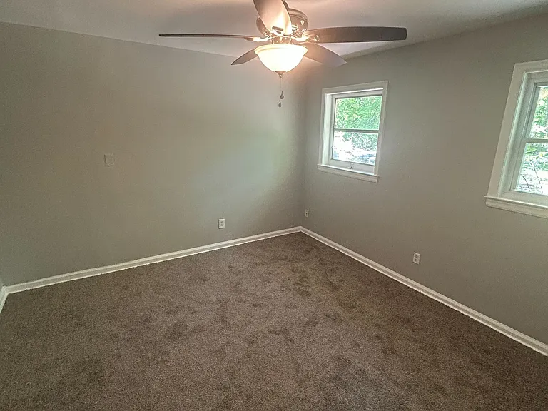 2633 Ashlawn Dr — Photo 7