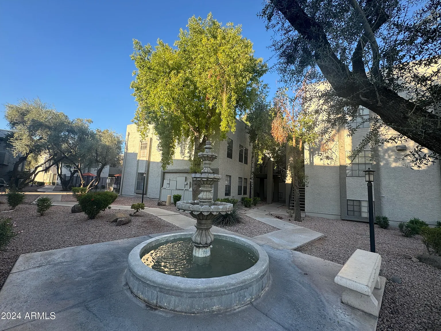 1 bed, 1.0 bath, 696 sqft, $1,250 — Photo 3