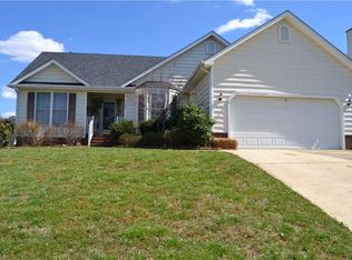 3106 Southhampton Dr, Jamestown, NC 27282