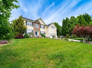 67 Walnut Crest Rd, Fletcher, NC 28732