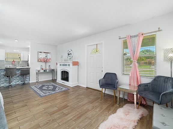4th image of 317 Swain Boulevard