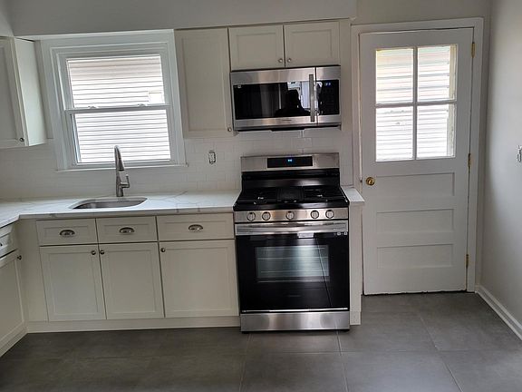4th image of 50 S Fulton St Floor 2