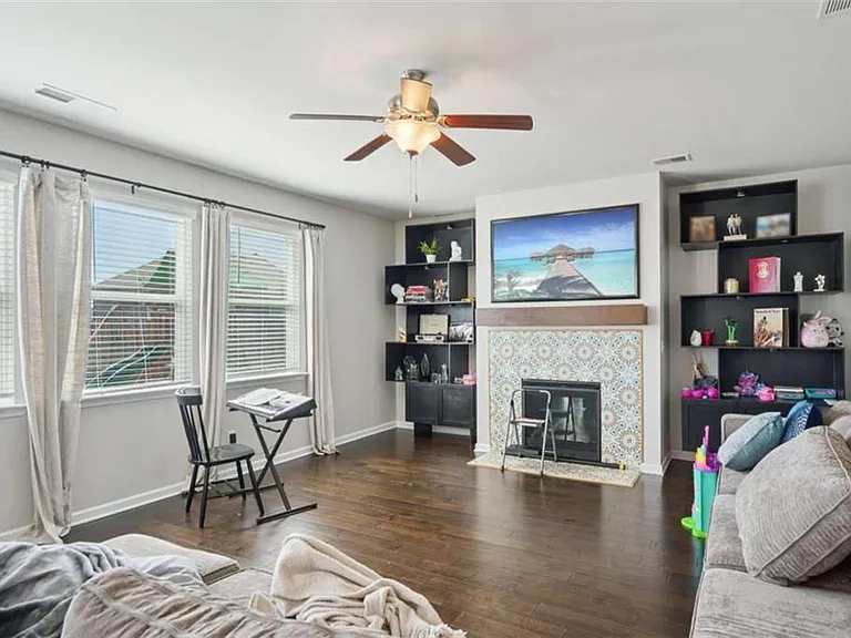 3605 Broadwick Ln — Photo 6