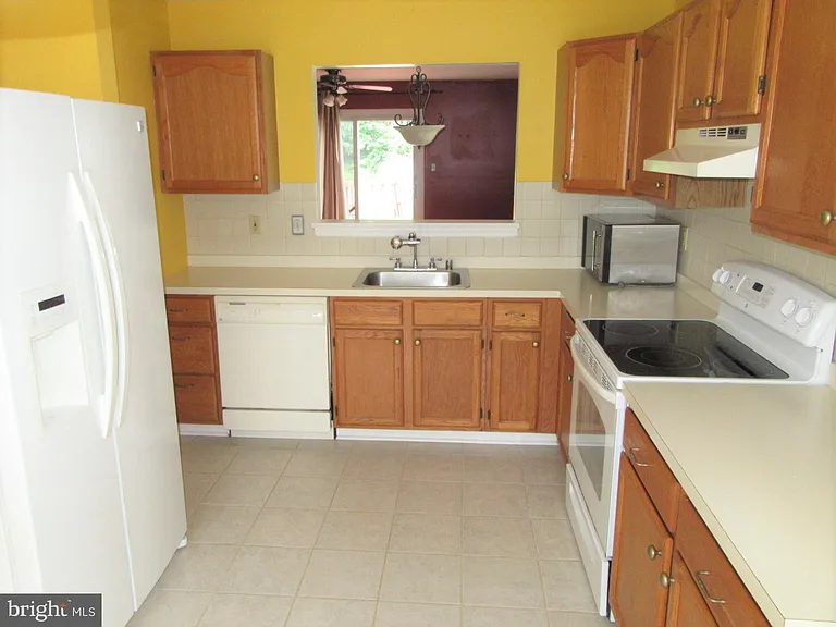 1000 San Remo Ct — Photo 4
