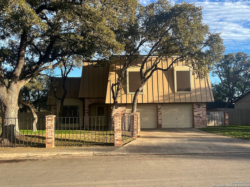 1st image of 1742 AUTUMN WOODS ST