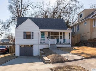 5845 Lake St, Omaha, NE 68104