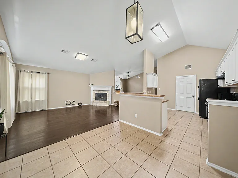 4502 Golden Gate Dr — Photo 6