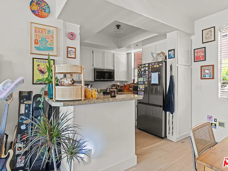 1522 S Saltair Ave #106 — Photo 9