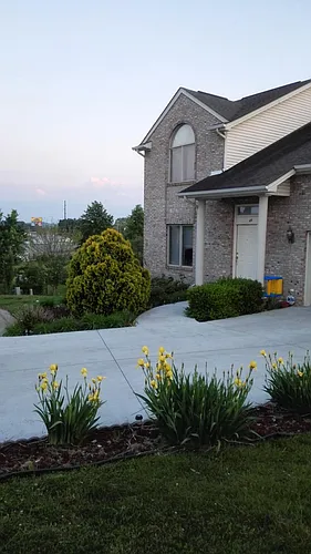 49 Jahan Dr Photo 1