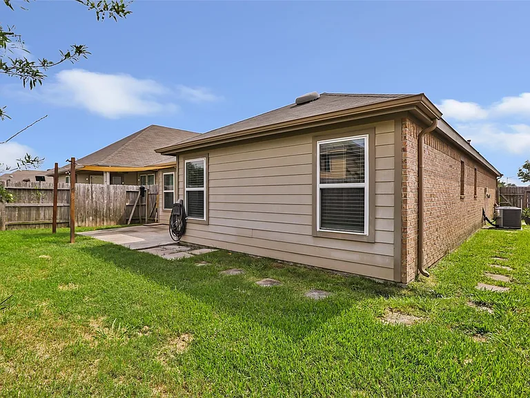 20805 Langworth Pl — Photo 10