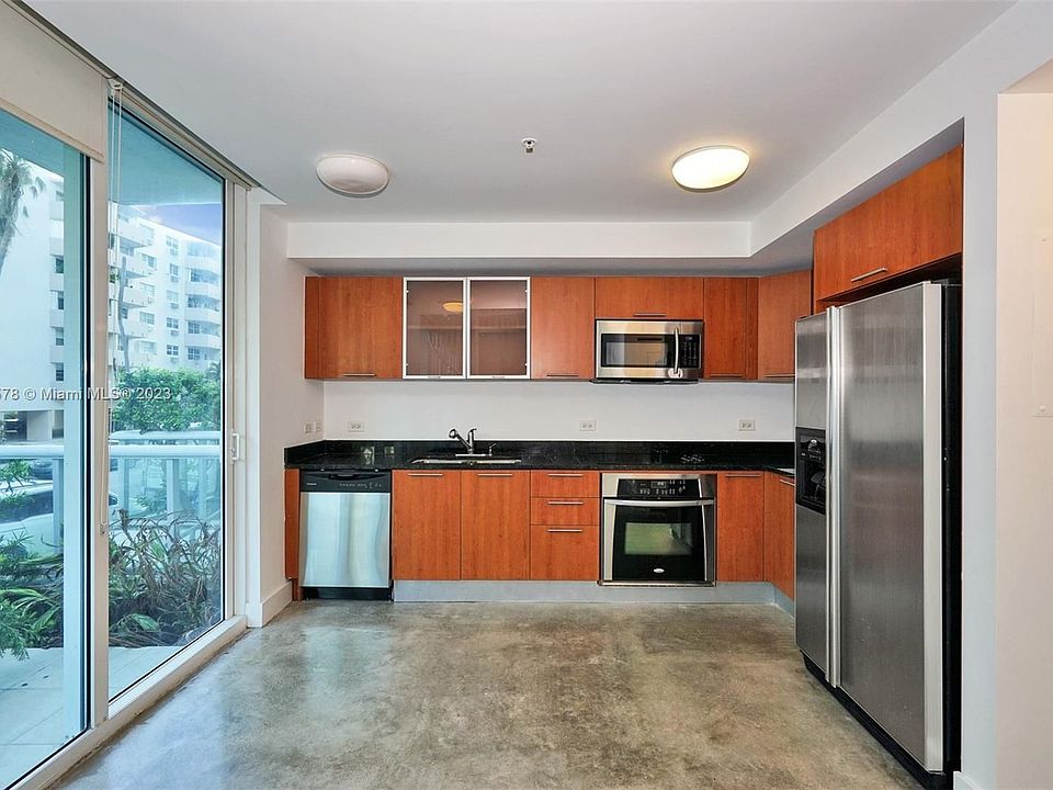 1st image of 480 NE 30th St APT 106