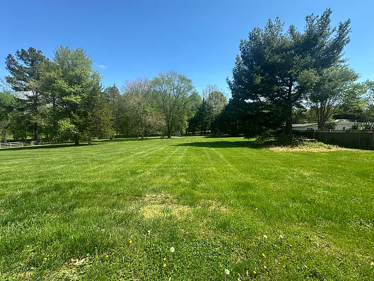 703 Kentland Dr — Photo 15