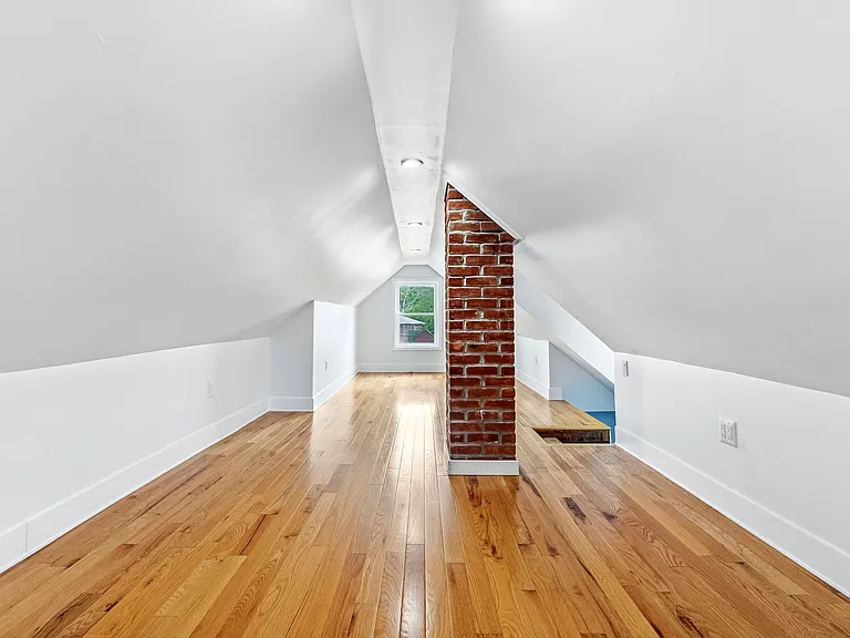 9 Belden Pl — Photo 14