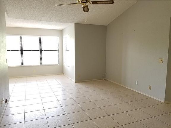 5th image of 2986 S University Drive #8204