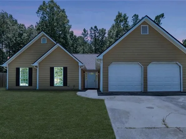 6445 Marsham Dr, College Park, GA 30349