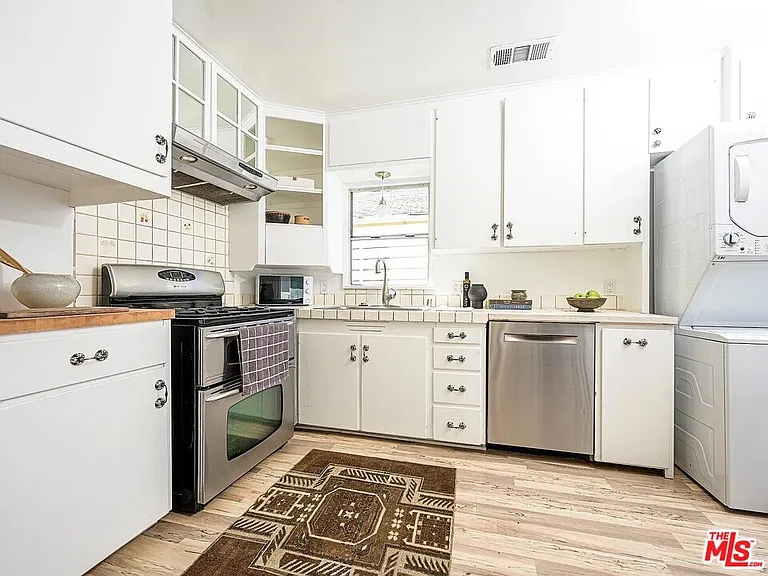 2213 Arizona Ave #A-B — Photo 9
