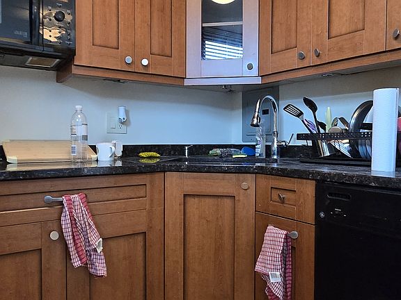 2nd image of 5701 N Sheridan Rd APT 6O