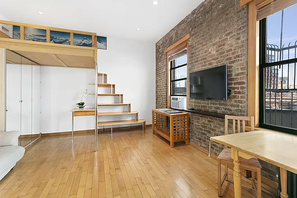 Sold by Compass | media 1