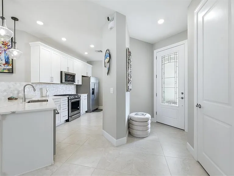 25029 Pearl Lake Cir — Photo 8