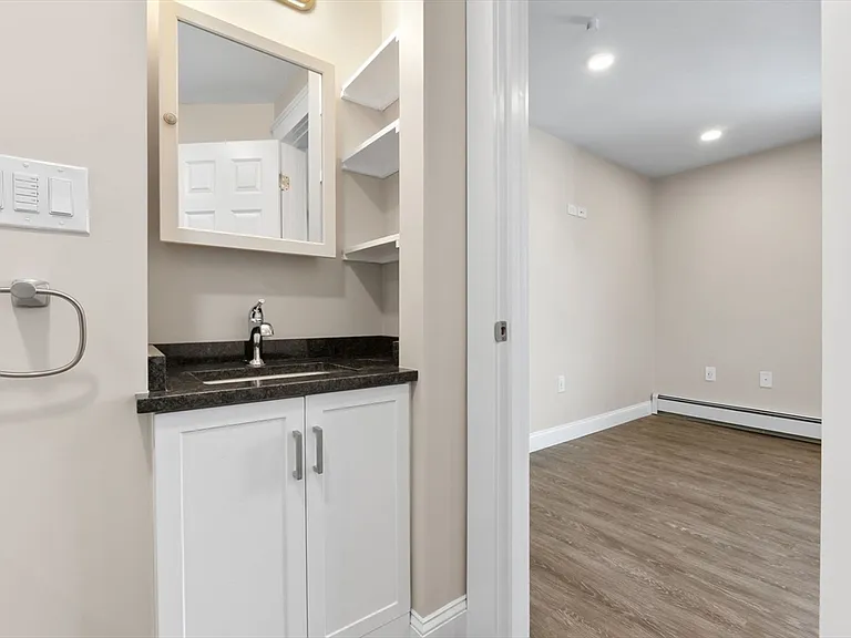 28 Poplar St #9 — Photo 15