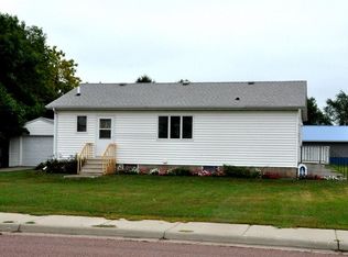 410 W 2nd St, Graceville, MN 56240