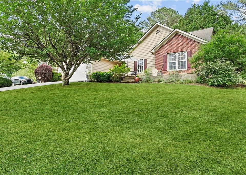 1st image of 117 Laguna Springs Dr