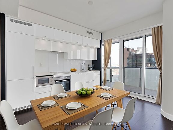 4th image of 15 Grenville St #2609