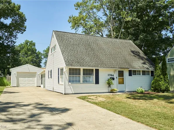 1764 Hanover St, Cuyahoga Falls, OH 44221