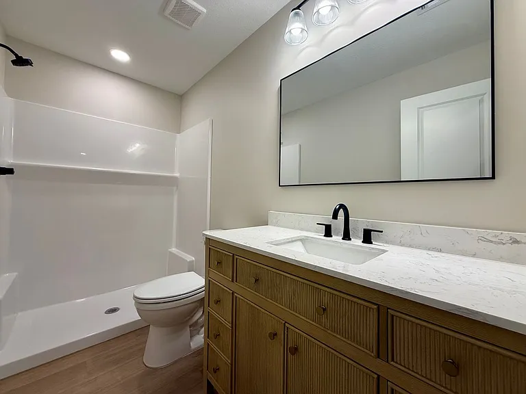 765 N Kansas Ct — Photo 11