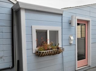 7432 Deerwood Ave #B, Oakland, CA 94605