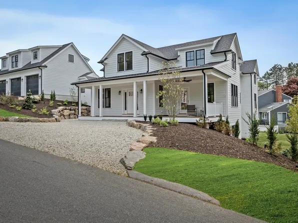 2 Whittier Rd, Marblehead, MA 01945