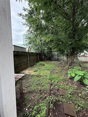 1521 Eagle St — Photo 12
