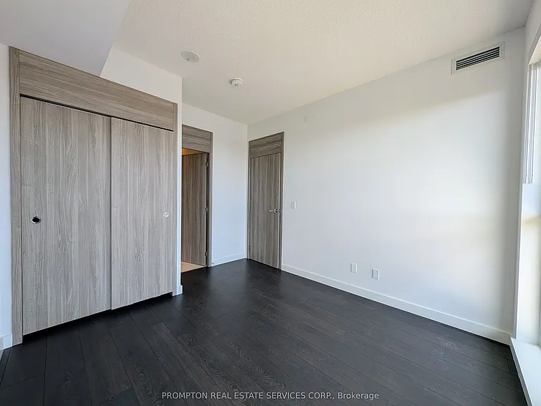 18 Esther Shiner Blvd #2909 — Photo 12
