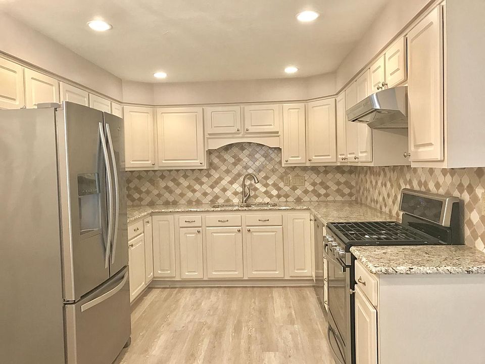 1st image of 3885 Brookside Ln