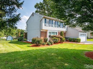 127 Hickory Rd, Somerset, NJ 08873