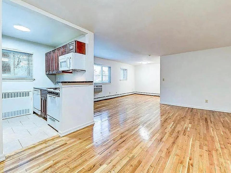 1st image of 31 Soundview Dr #W2