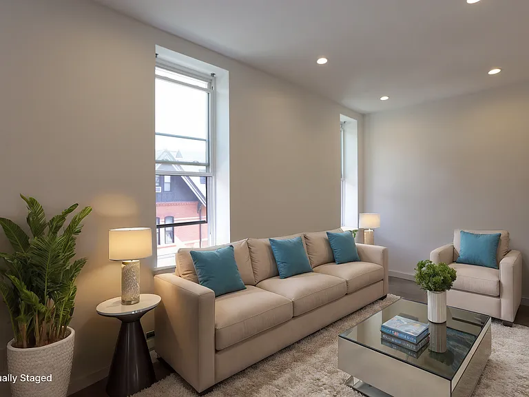 834 Hudson St #1C — Photo 2