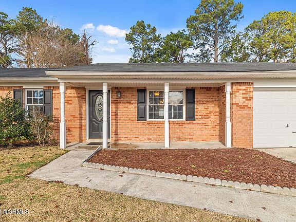4th image of 132 White Oak Blvd