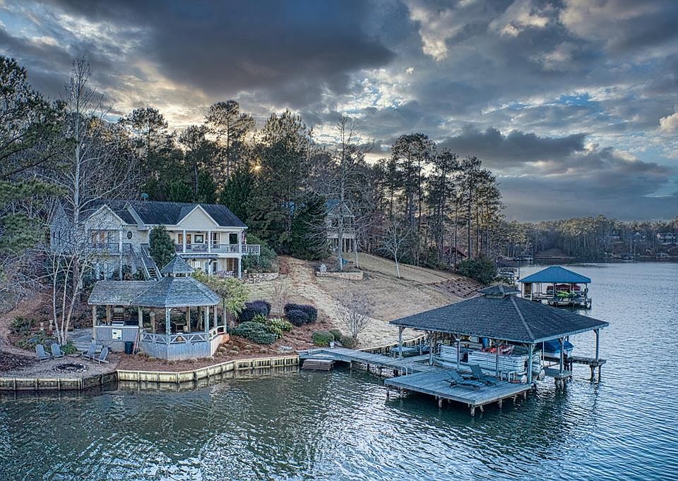 1st image of 262 Dogwood Dr