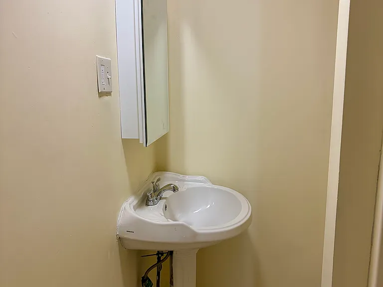 185 Althea St #1 — Photo 10