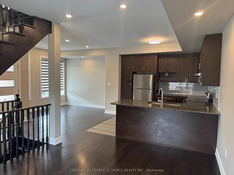 2518 Littlefield Cres — Photo 11